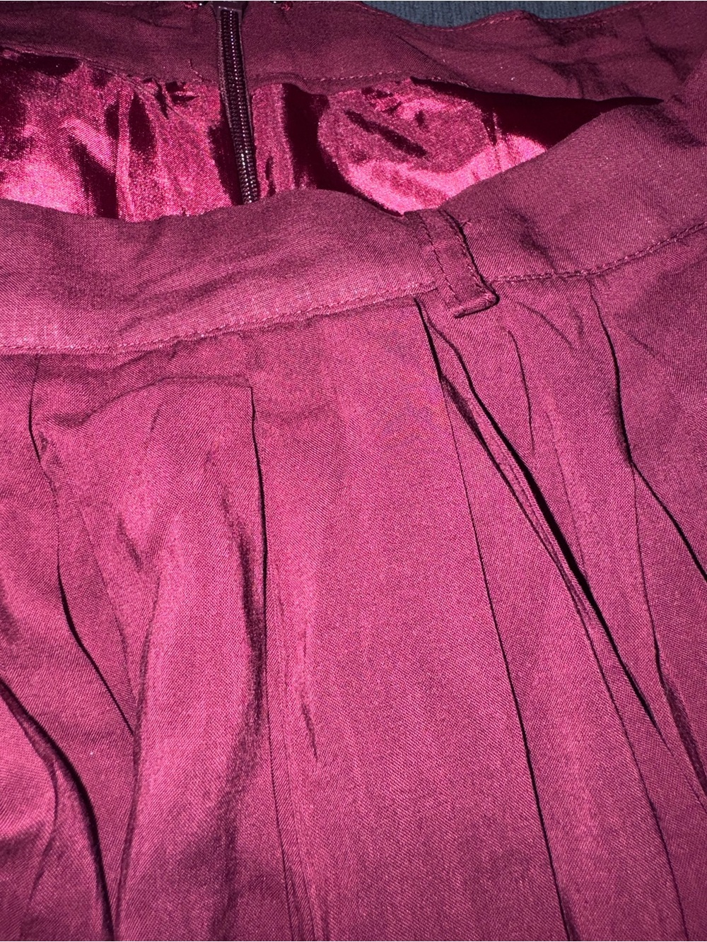 High-Waist Midi Skirt in Wine Red - Picture 3 of 4